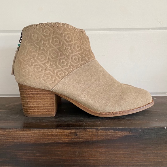 SALE‼️Toms Leila Embossed Leather Bootie tassle zipper low heel boots size 8.5 - Picture 4 of 8